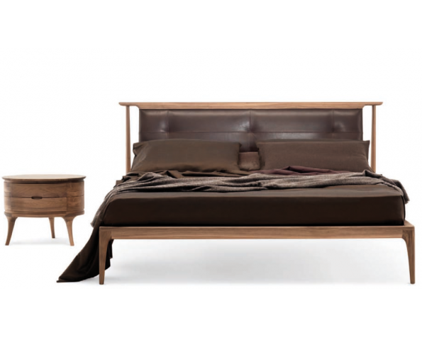 Demasiado Corazon Bed