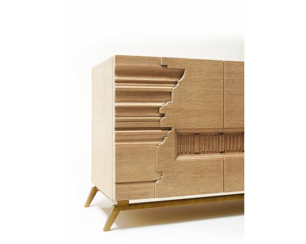 Bassorilievi sideboard