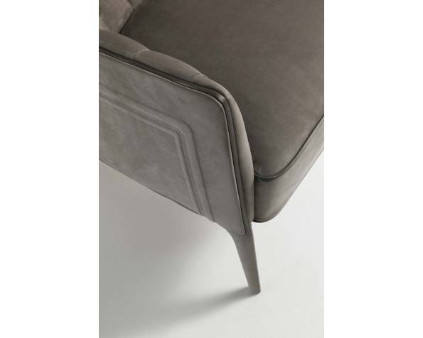 Piola Armchair