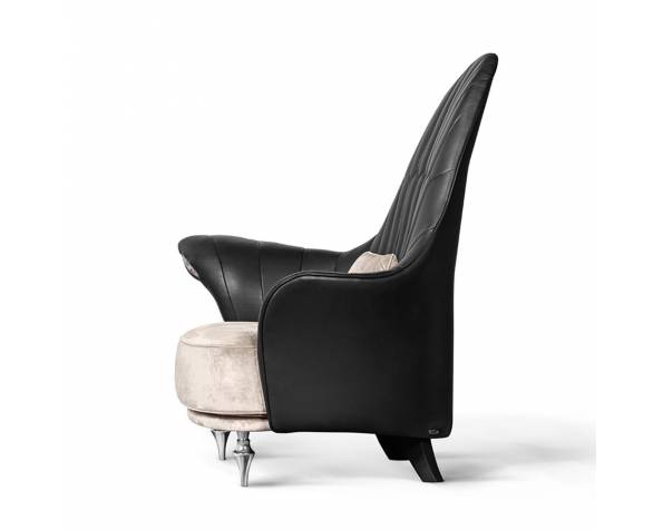 Wunjo armchair