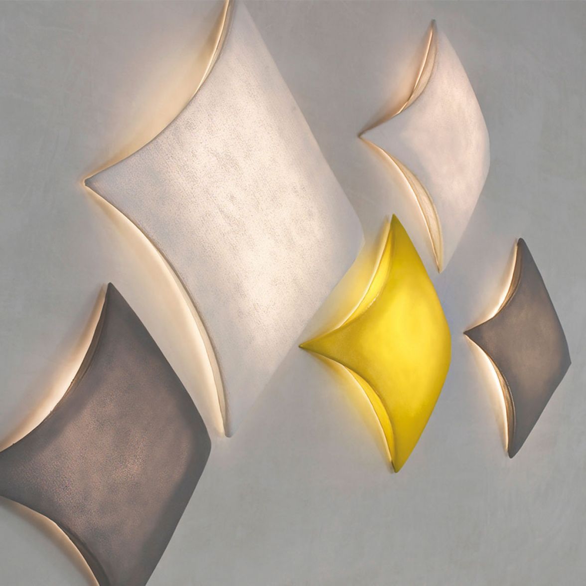 Kite wall lamp