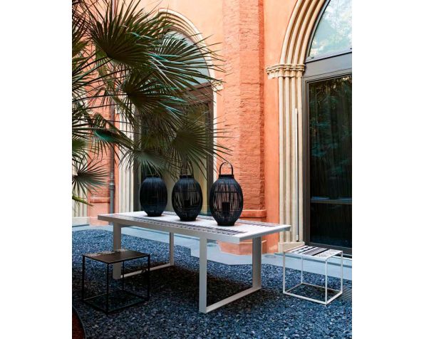 Canasta table