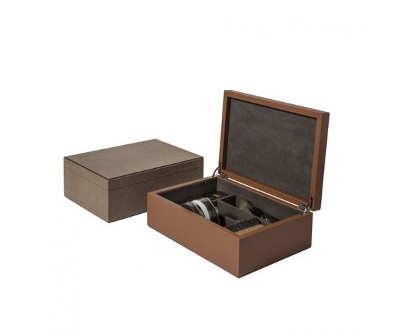 Shoe shining kit  in leather box