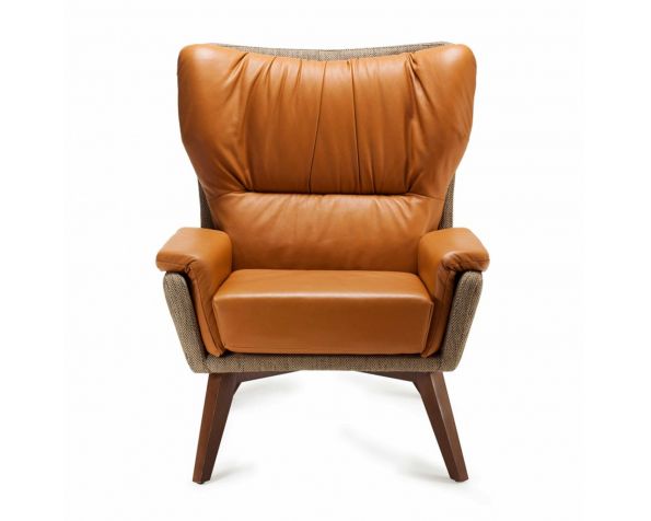 Closer Armchair