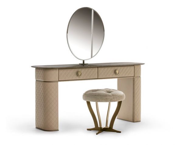 Penelope vanity