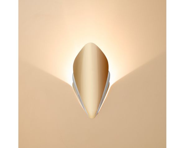 Bloom wall lamp