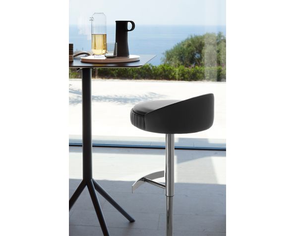 Plisse bar stool